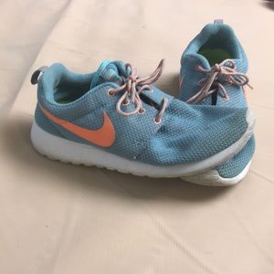 Nike Roche Runs